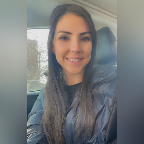 Meet your Posher, Bre 💕 - Picture 1 of 1